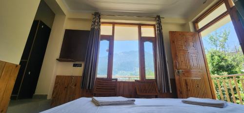 hostelam the mountain story