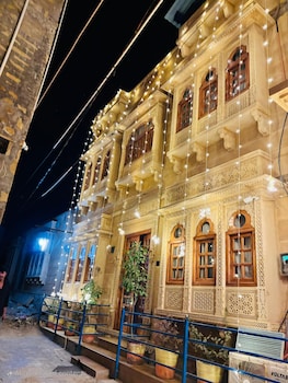 thar tribe hostel jaisalmer