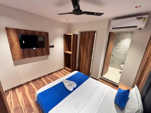 Hotel Lavish Park,,2 star