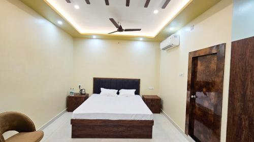 ojas royale banquet and hotel