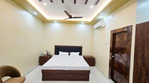 ojas royale banquet and hotel