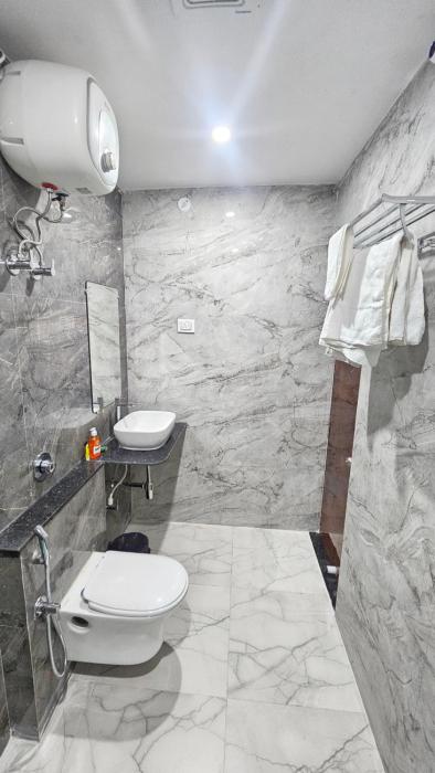 ojas royale banquet and hotel