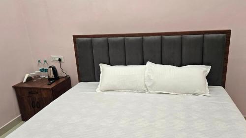 ojas royale banquet and hotel