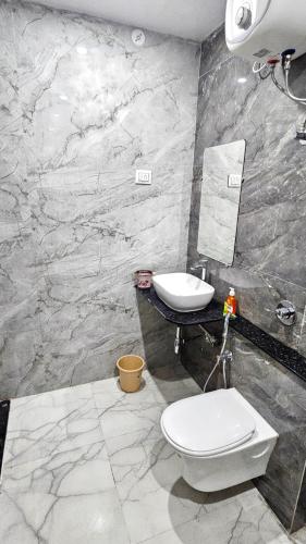 ojas royale banquet and hotel