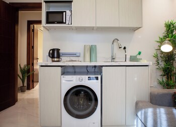 Elite One-Bedroom Apt Alrimal-3,,3 star