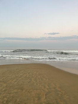 blue waves beach stay