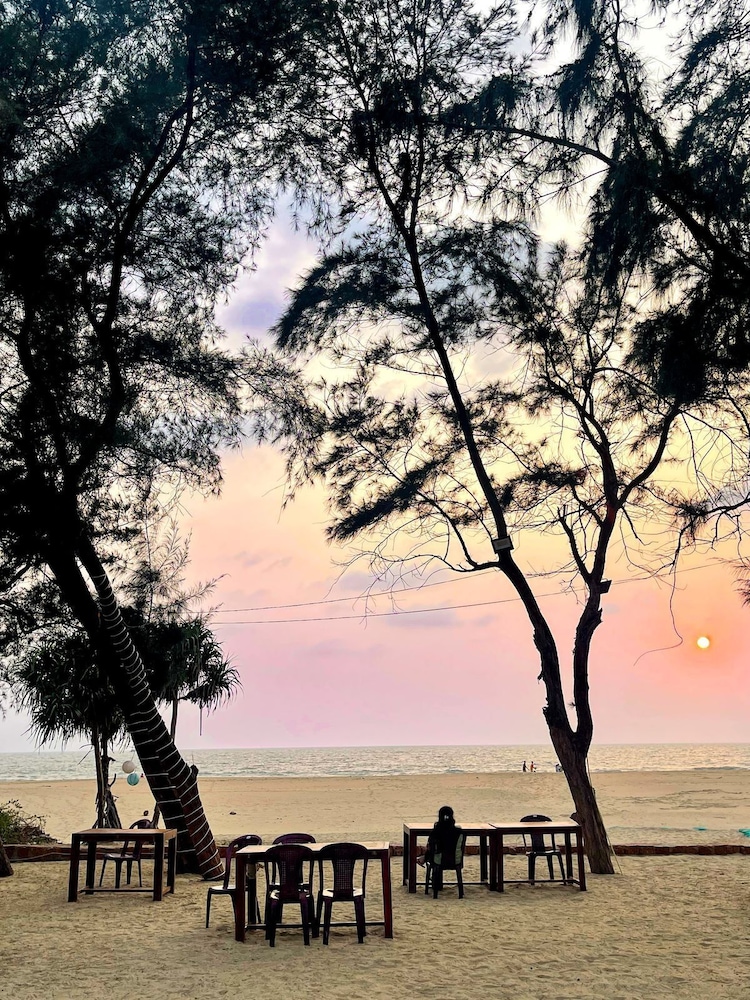 blue waves beach stay