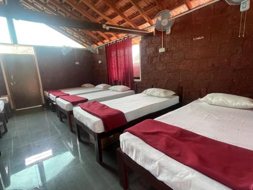 Blue Waves Beach Stay,,3 star