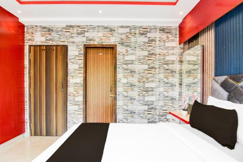 super hotel o love point