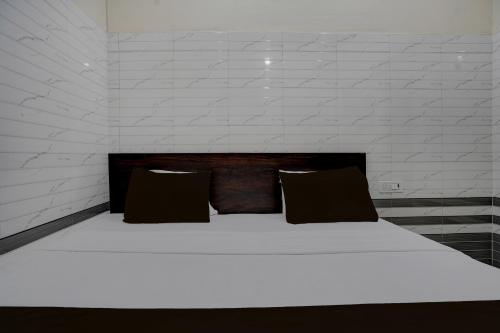super hotel o krishna janam bhoomi formerly ashirwad palace