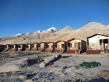 falcons cottages