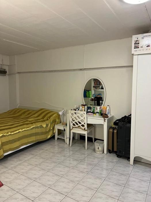 mahasap ramindhra next to mrt station