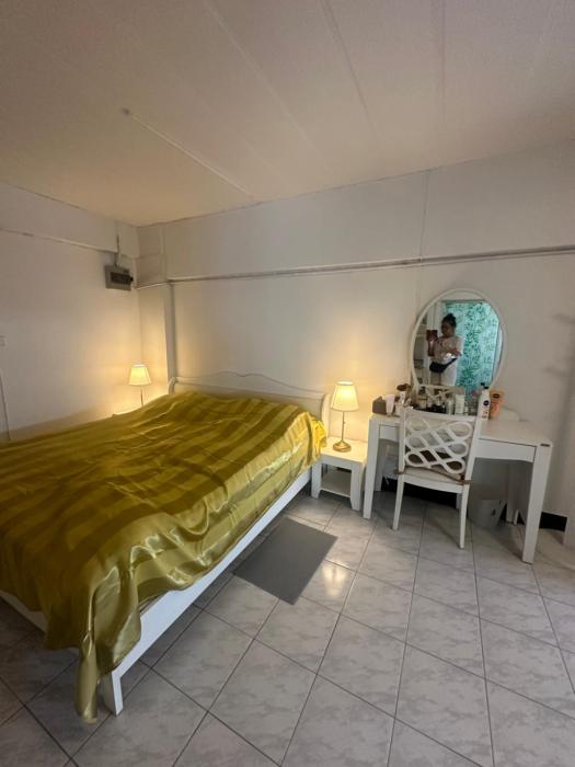 mahasap ramindhra next to mrt station