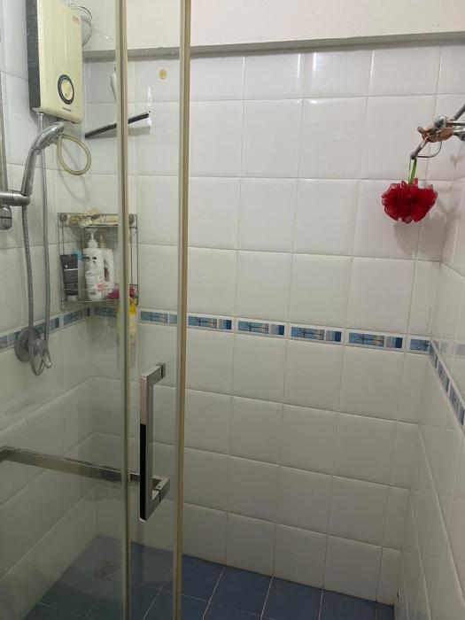 mahasap ramindhra next to mrt station