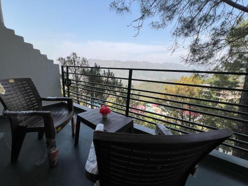 mountain breeze hill crest kasauli