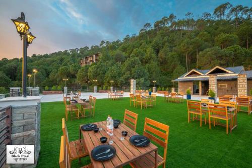 mountain breeze hill crest kasauli