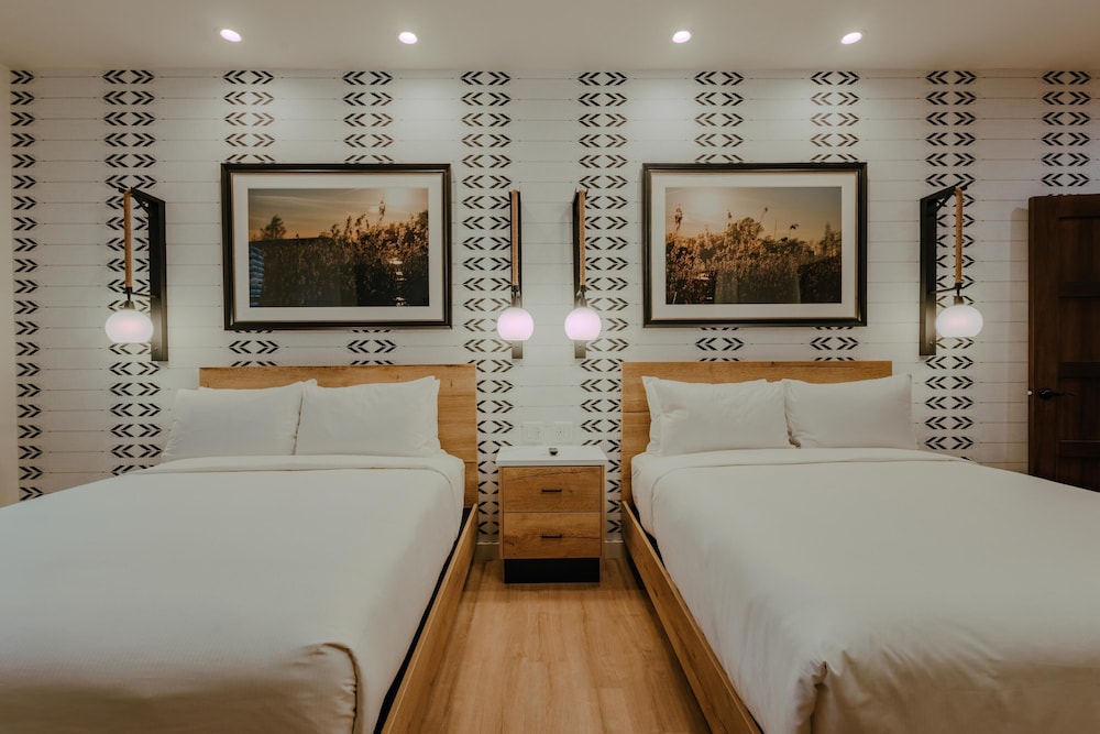 skaneateles fields resort and spa curio collection by hilton