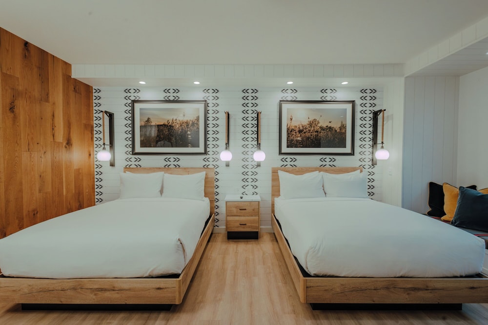 skaneateles fields resort and spa curio collection by hilton