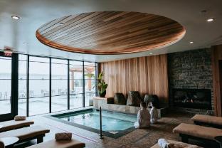 skaneateles fields resort and spa curio collection by hilton
