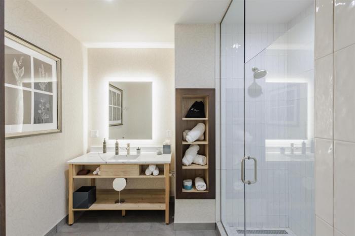 skaneateles fields resort and spa curio collection by hilton