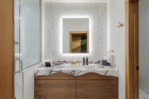 skaneateles fields resort and spa curio collection by hilton