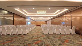 the orange hotel narsingi hyderabad