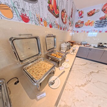 the orange hotel narsingi hyderabad