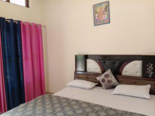 om som home stay barkot