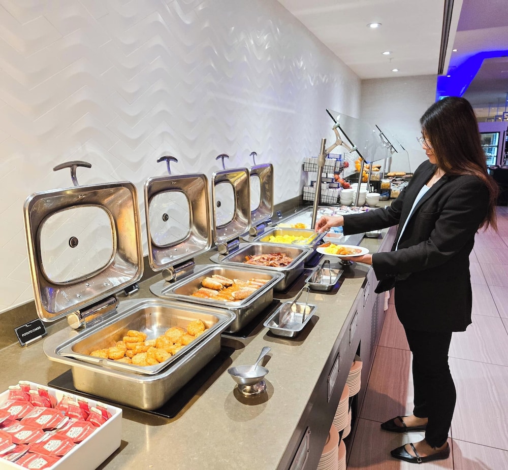 grand pinnacle lucknow