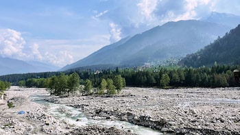 singh saab rooms and cafe