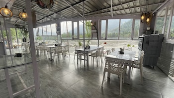 singh saab rooms and cafe