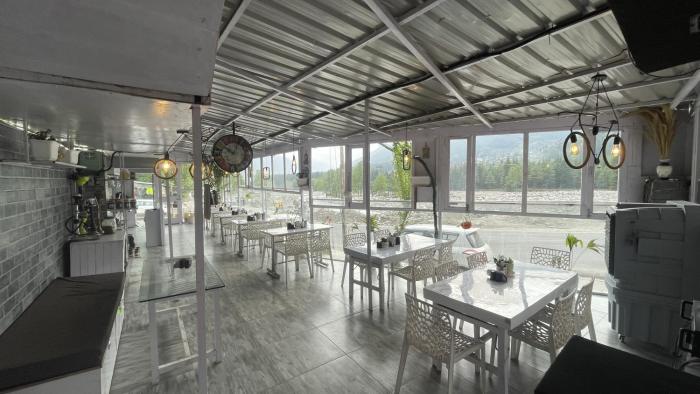 singh saab rooms and cafe