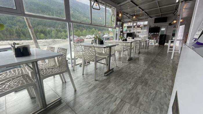 singh saab rooms and cafe