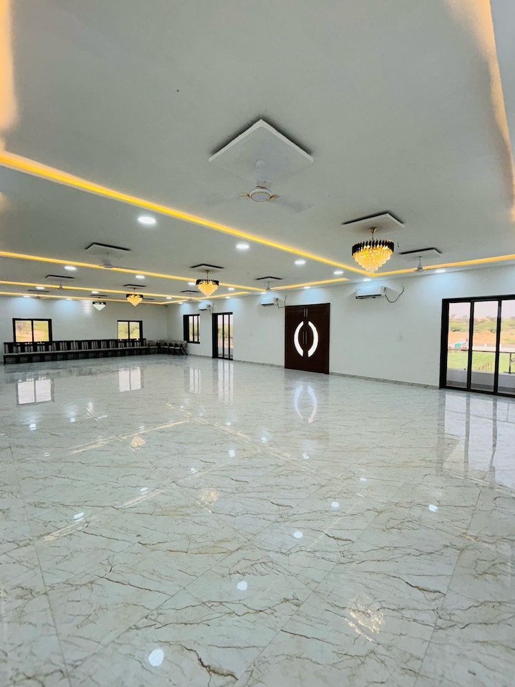 hotel shri tulsi residency
