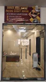 shree hari niwas paying guest house