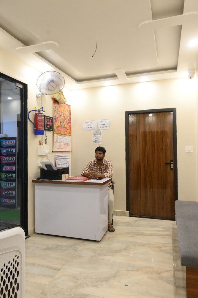 shree hari niwas paying guest house