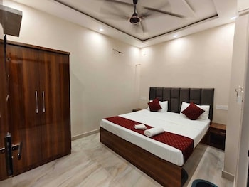 shree hari niwas paying guest house