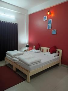 the autumn leaves bhopal