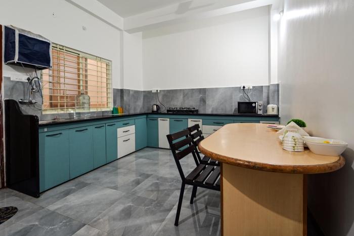 the autumn leaves bhopal