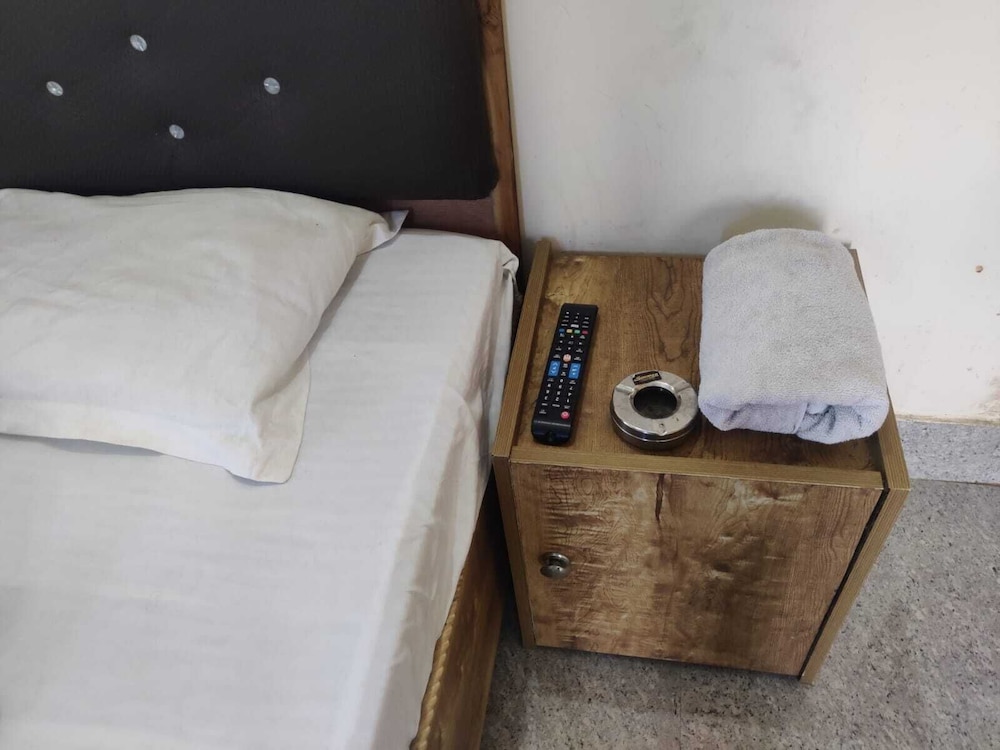 hotel kamal ganga and restaurant