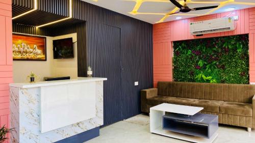 Hotel Friendship Inn,,3 star