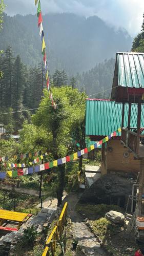 The Cozy Cabin Jibhi,,3 star