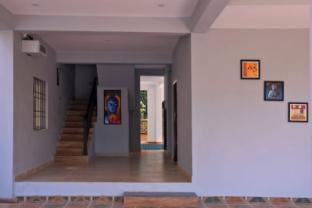 le premier inn with swimming pool