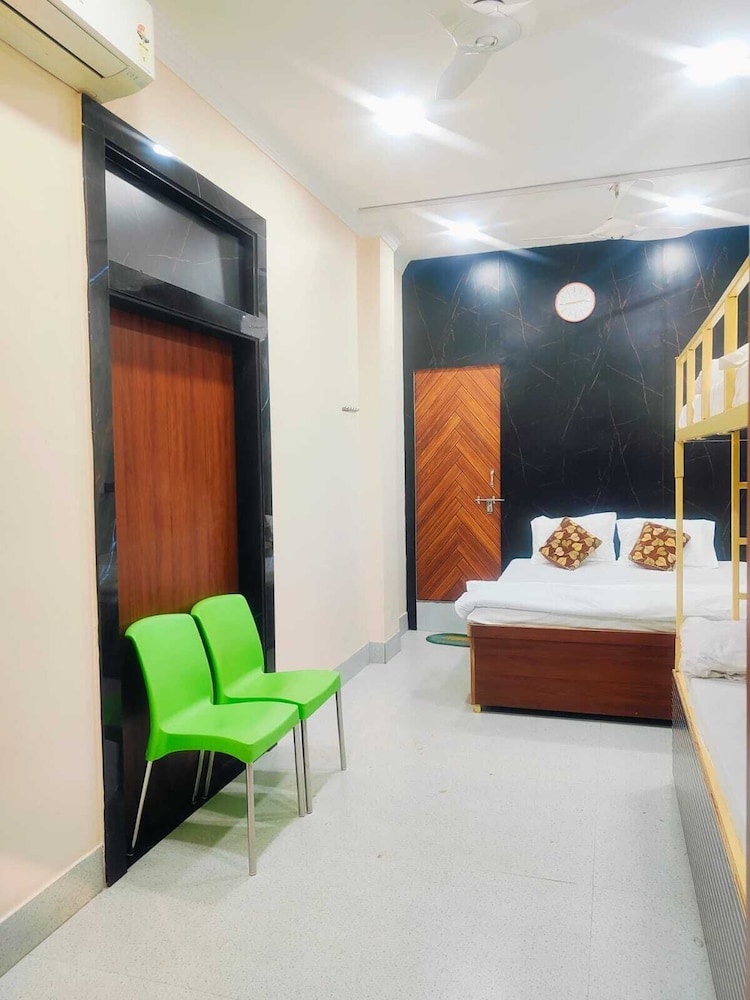 shree niwas home stay
