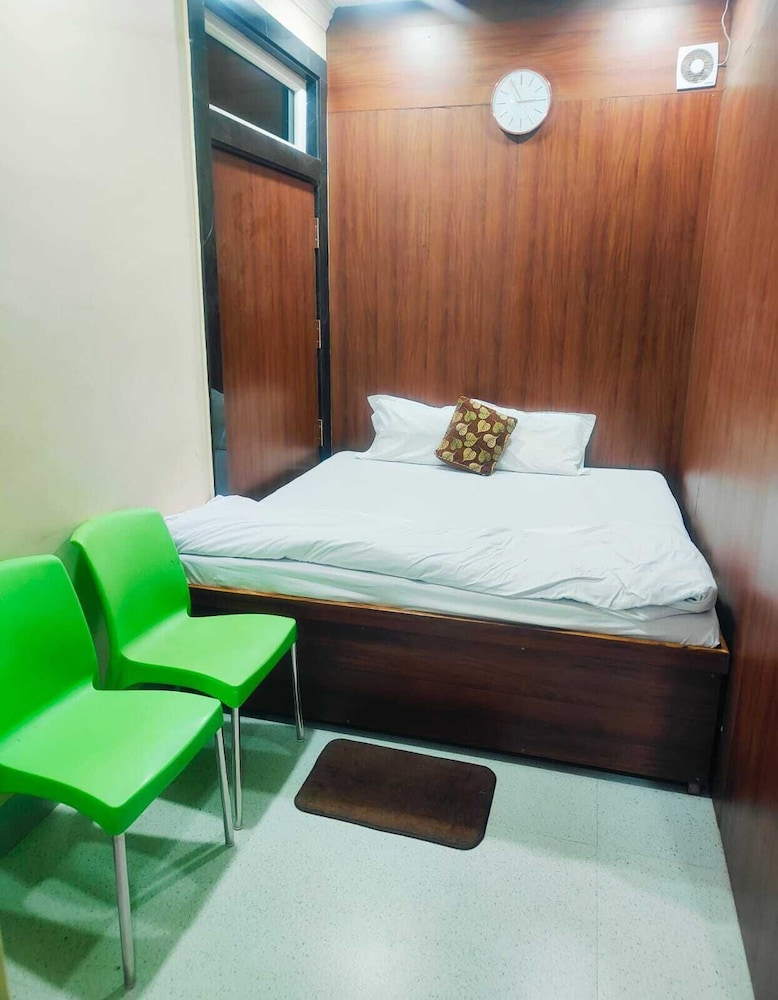 shree niwas home stay