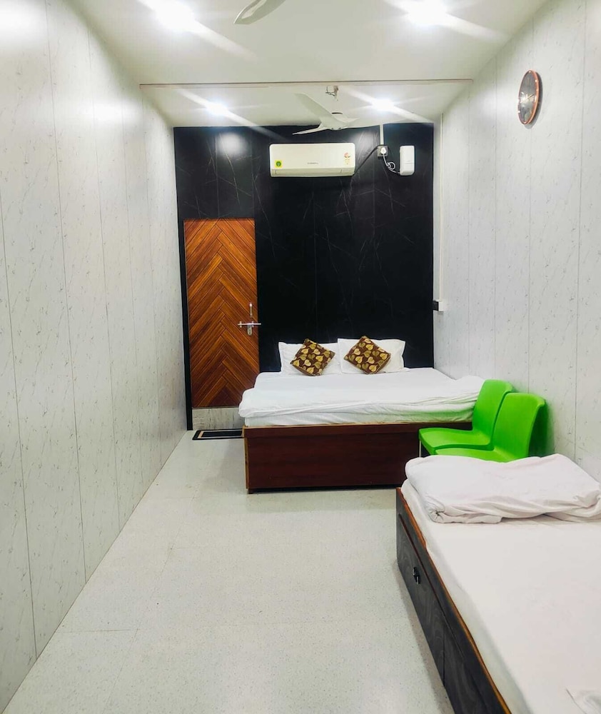 shree niwas home stay
