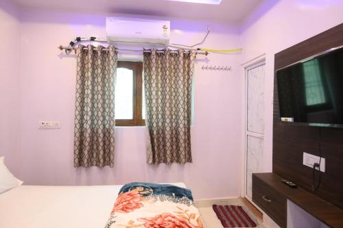 Ganpati Shri P. Guest House,,2 star