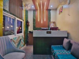 hotel airport suites