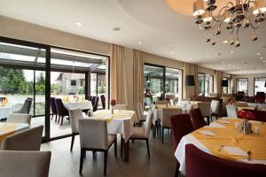 hotel airport suites