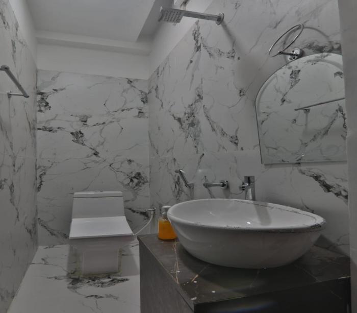 hotel airport suites